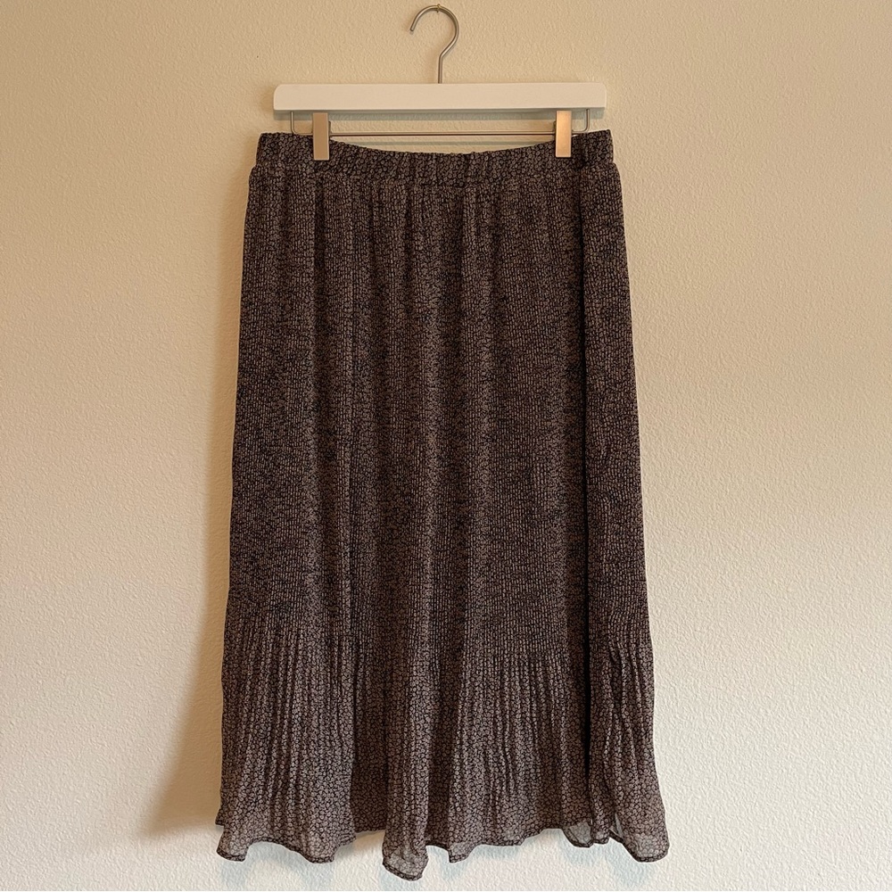 Daisy Print Black Pleated Skirt Size Medium